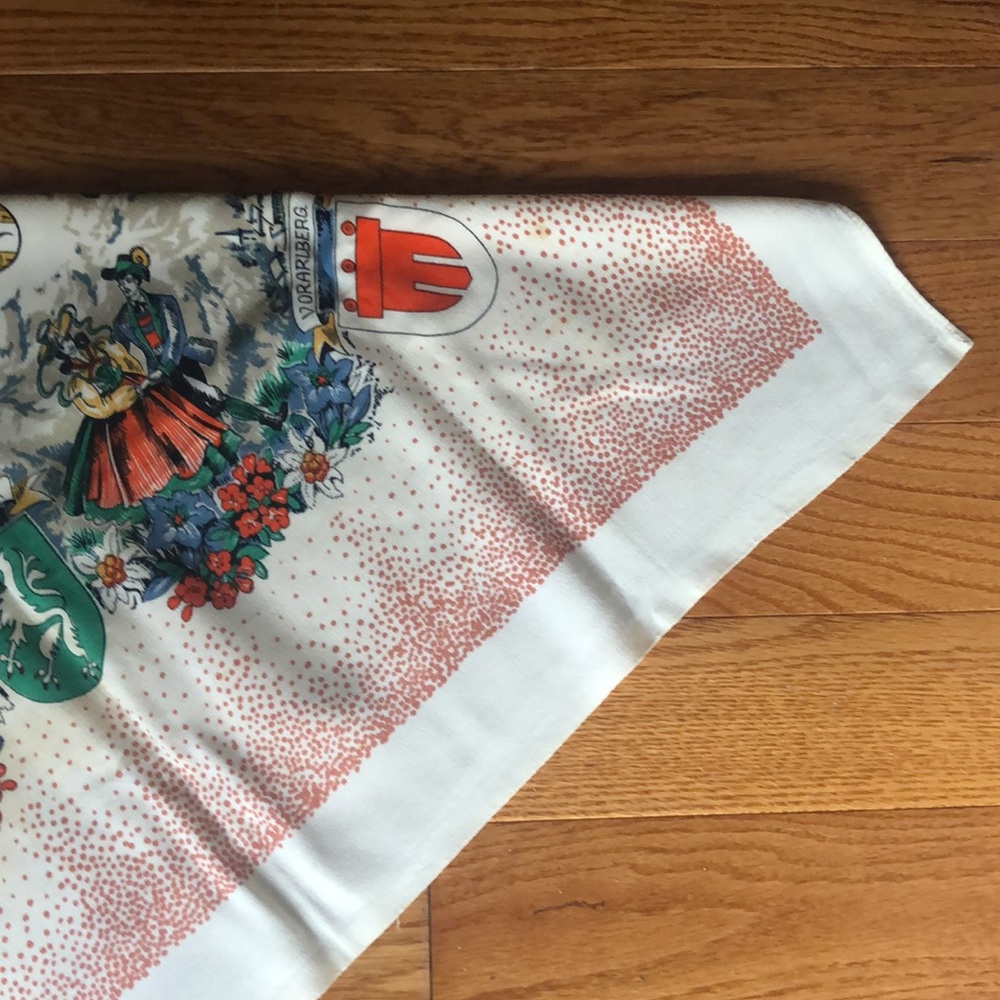 German scarf - Picture 12 of 16